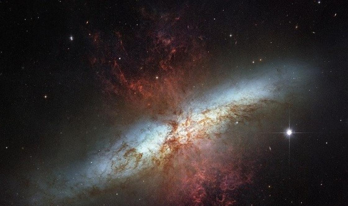 Tikrasis erdvės dydis arba galaktikų skaičius visatoje